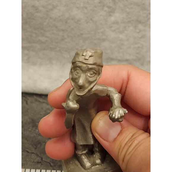 P. Davis Doctor Surgeon Patient Miniature Fine Pewter Figurine Vintage - Picture 6 of 7